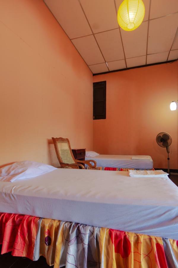 Hostal Lazybones León Exteriör bild